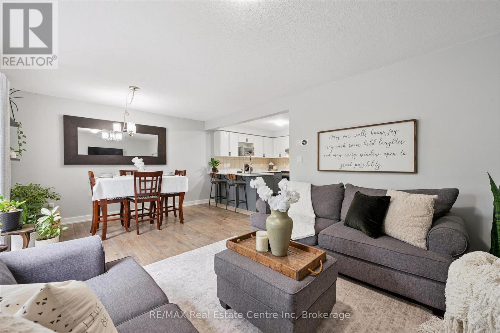 #21 31 SCHRODER CRESCENT - 4