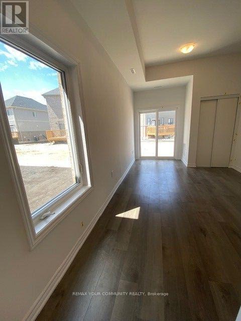 #1 23 Hay Lane, Barrie, Ontario, L9J0V5, Barrie, Ontario — photo 4 of 5
