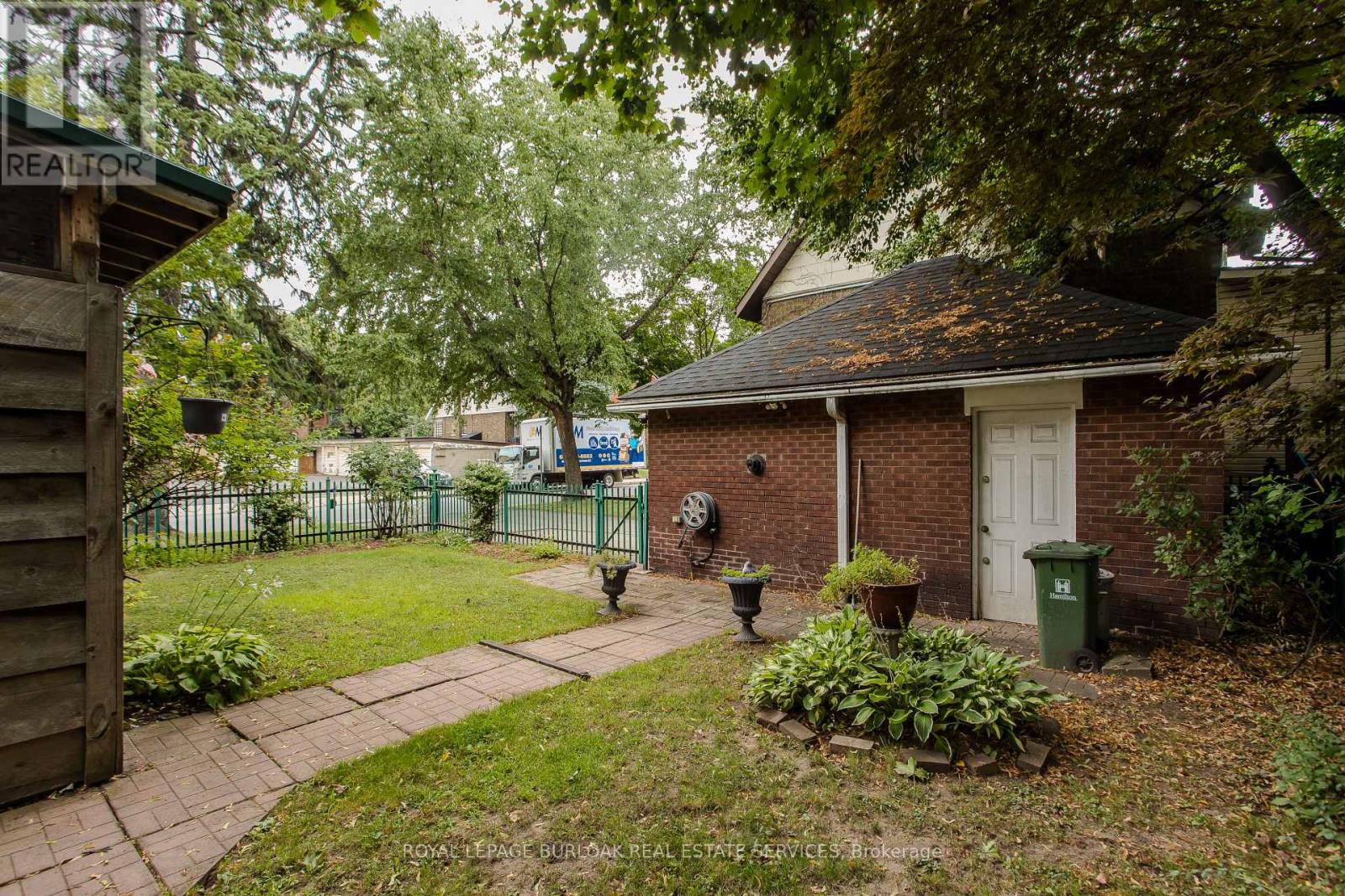 1088 KING STREET E - 13