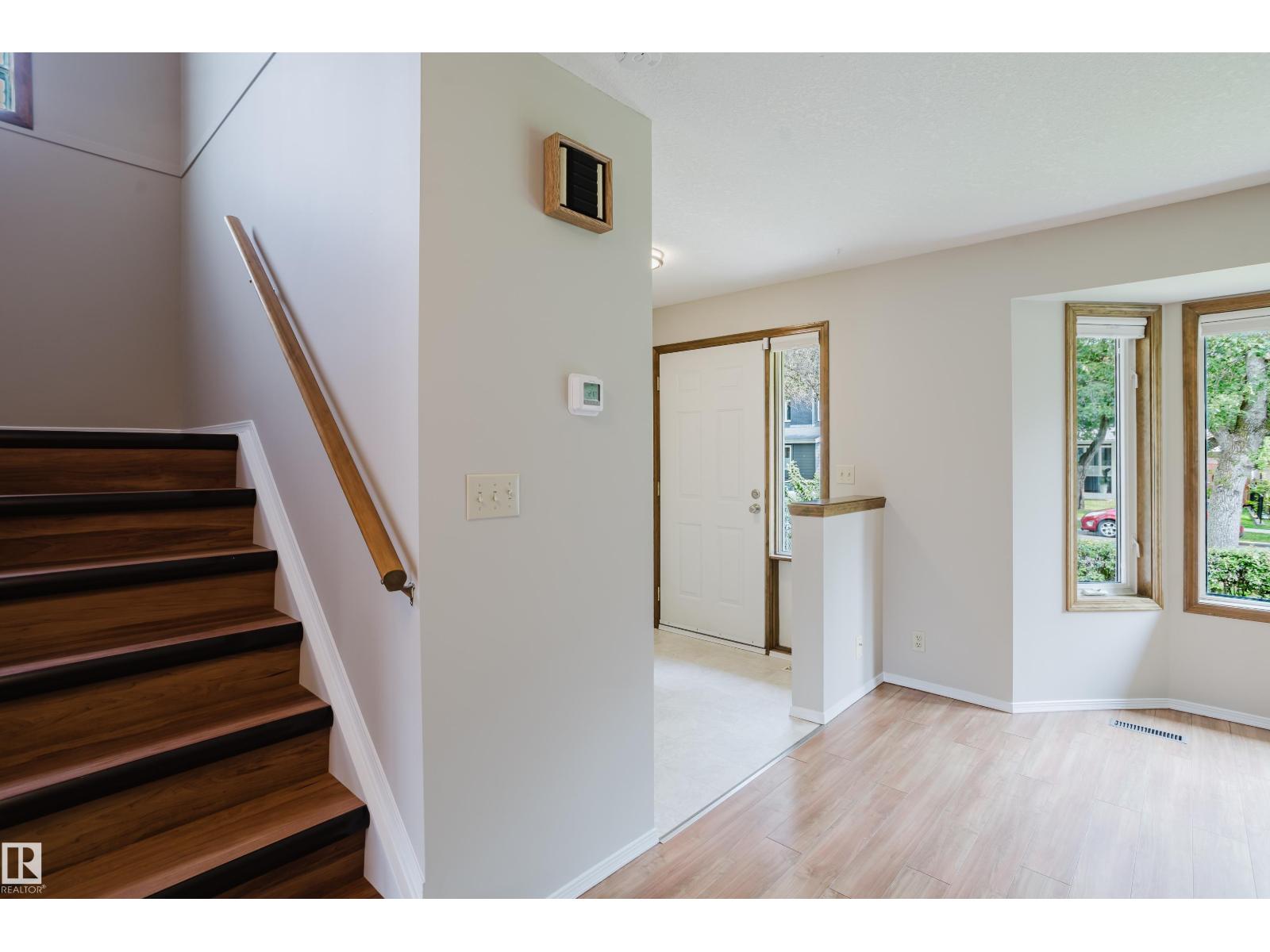 9220 92 ST NW - 16