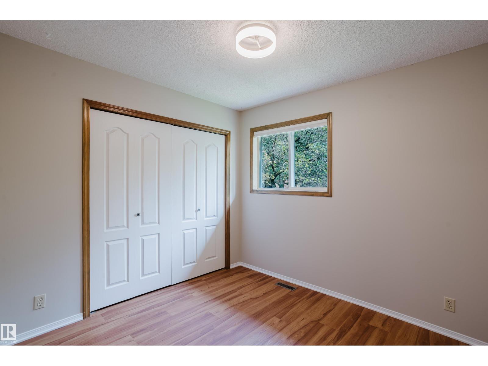 9220 92 ST NW - 19