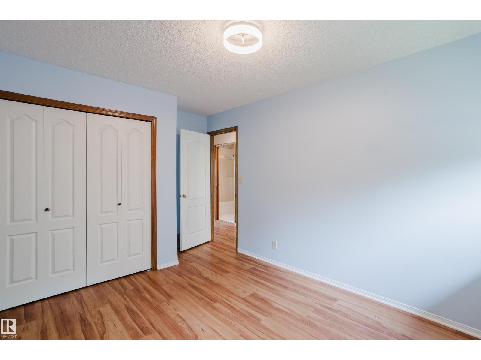 9220 92 ST NW - 20