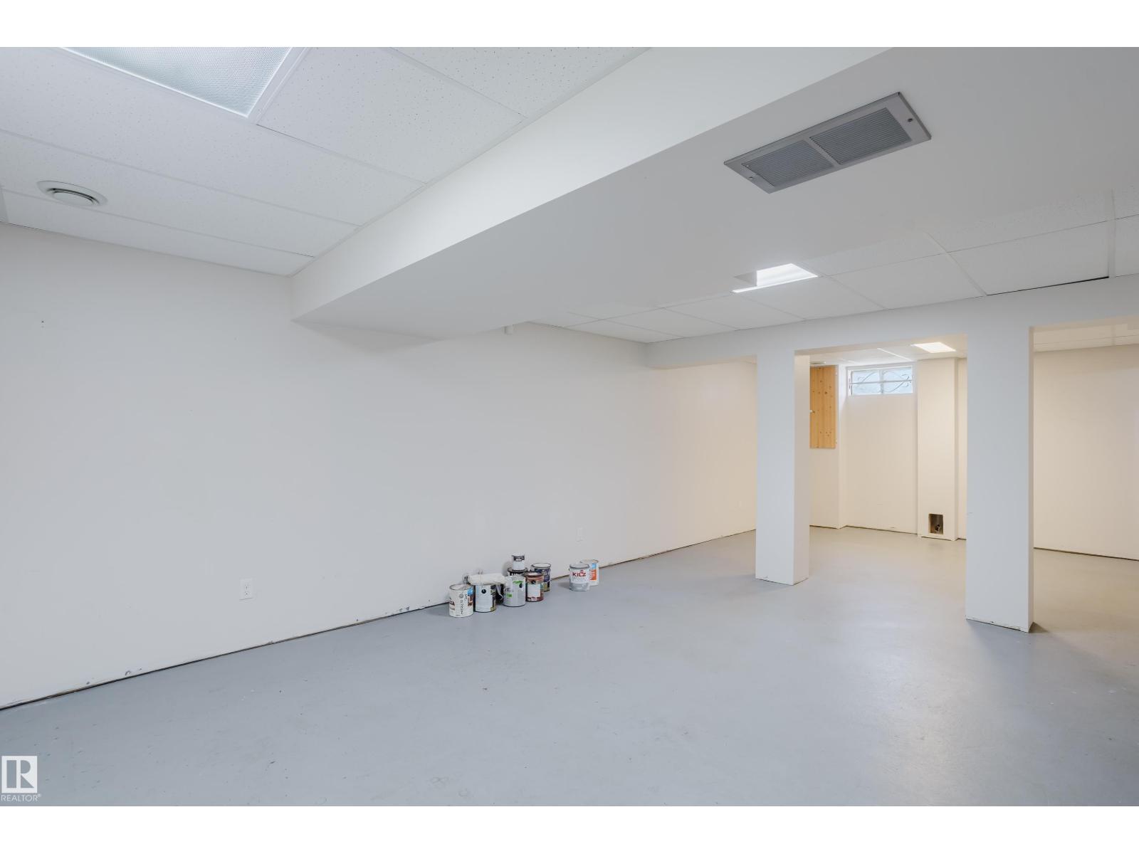 9220 92 ST NW - 31