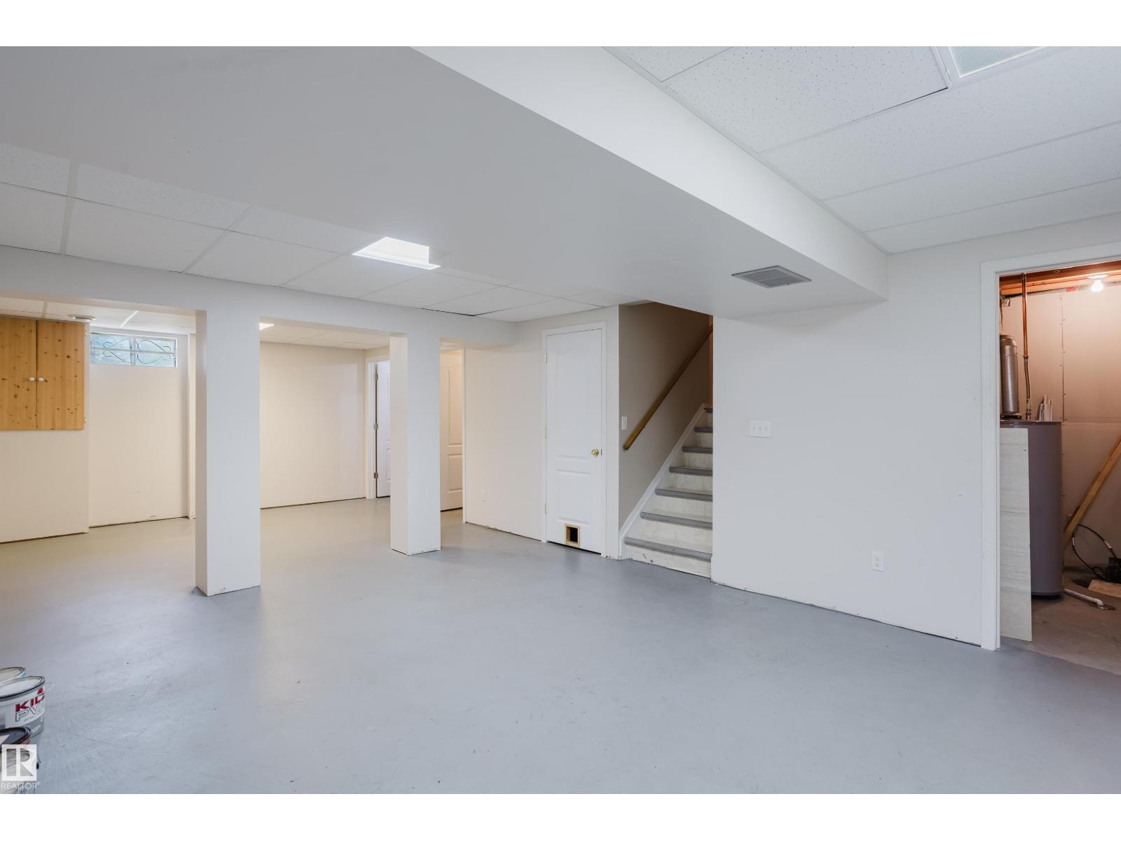 9220 92 ST NW - 33