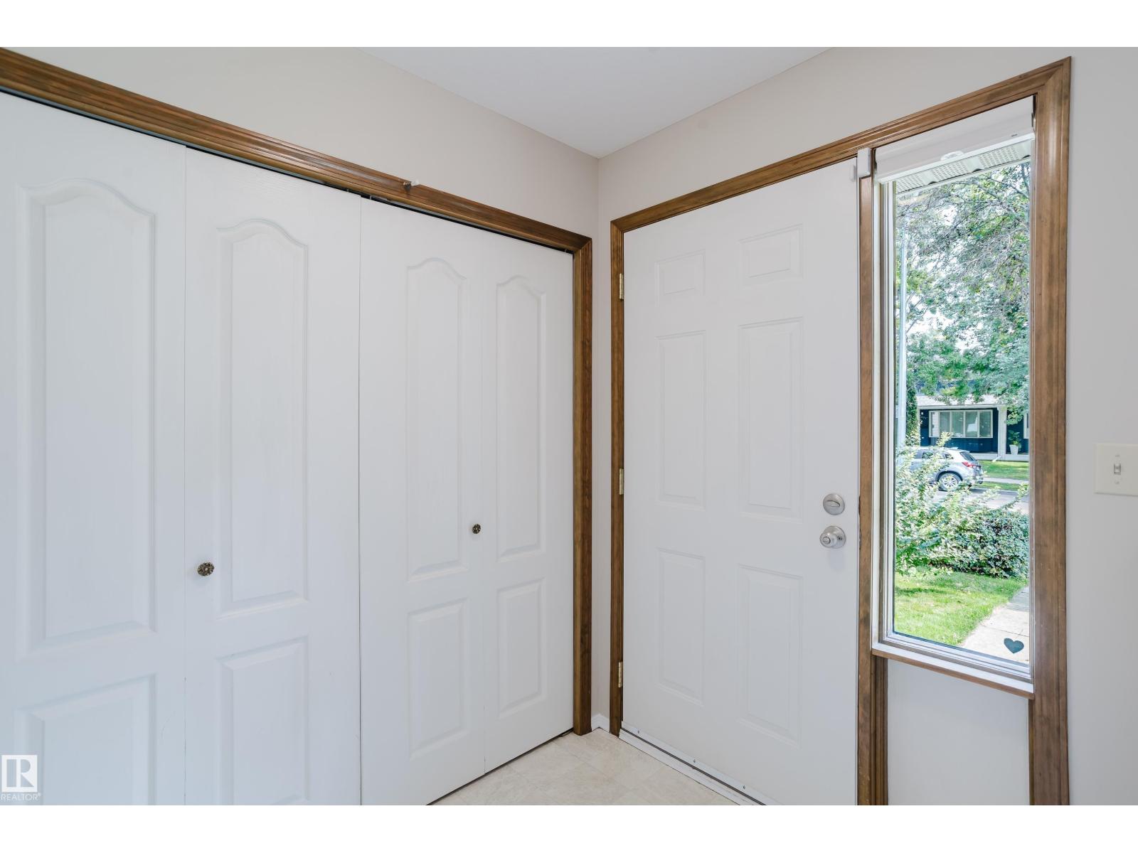 9220 92 St NW photo 4 — MLS® E4505487