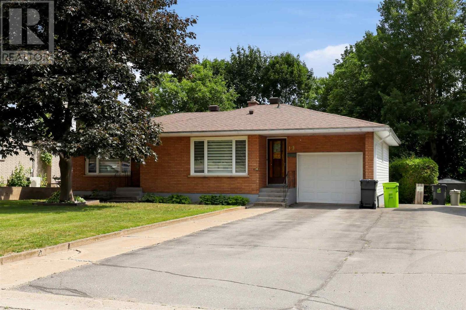19 Grandriver CRES