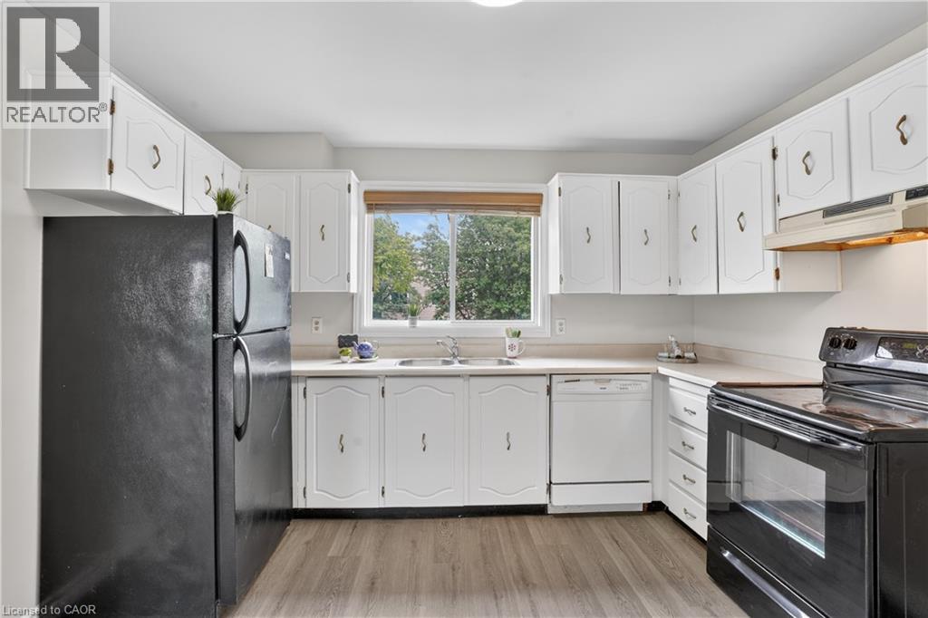 #66 60 ELMSDALE Drive - Image 11