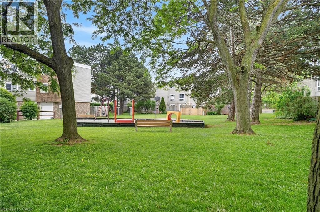 #66 60 ELMSDALE Drive - 25