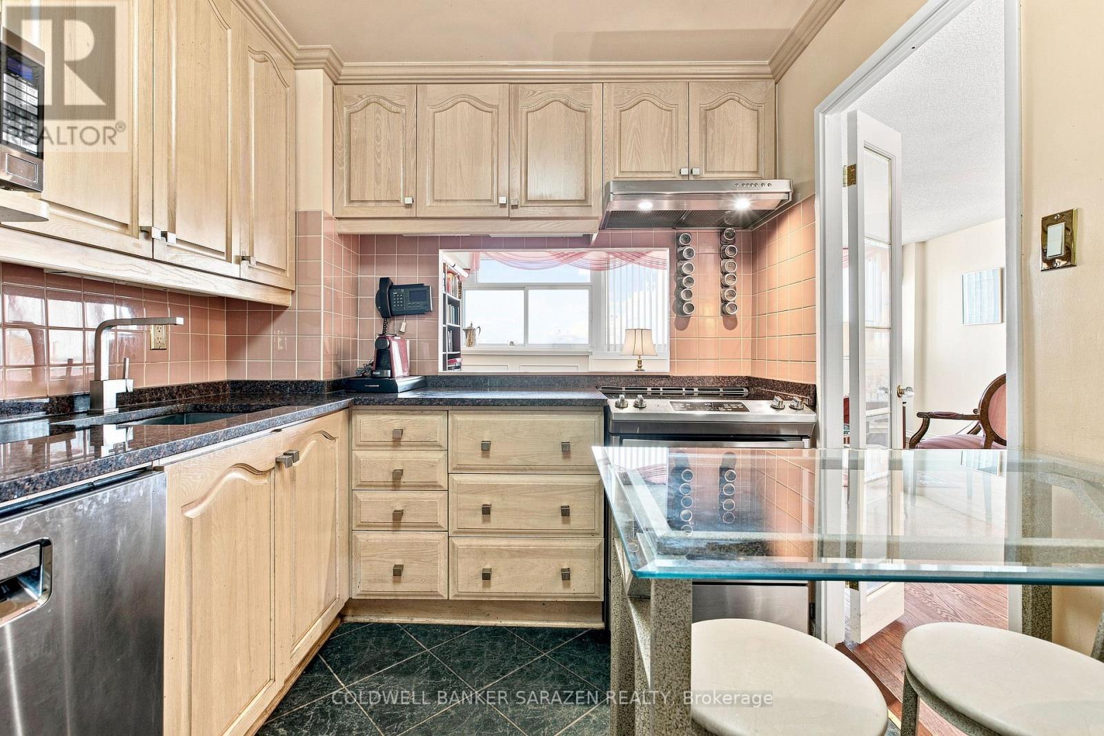 #2706 500 LAURIER AVENUE W - 17