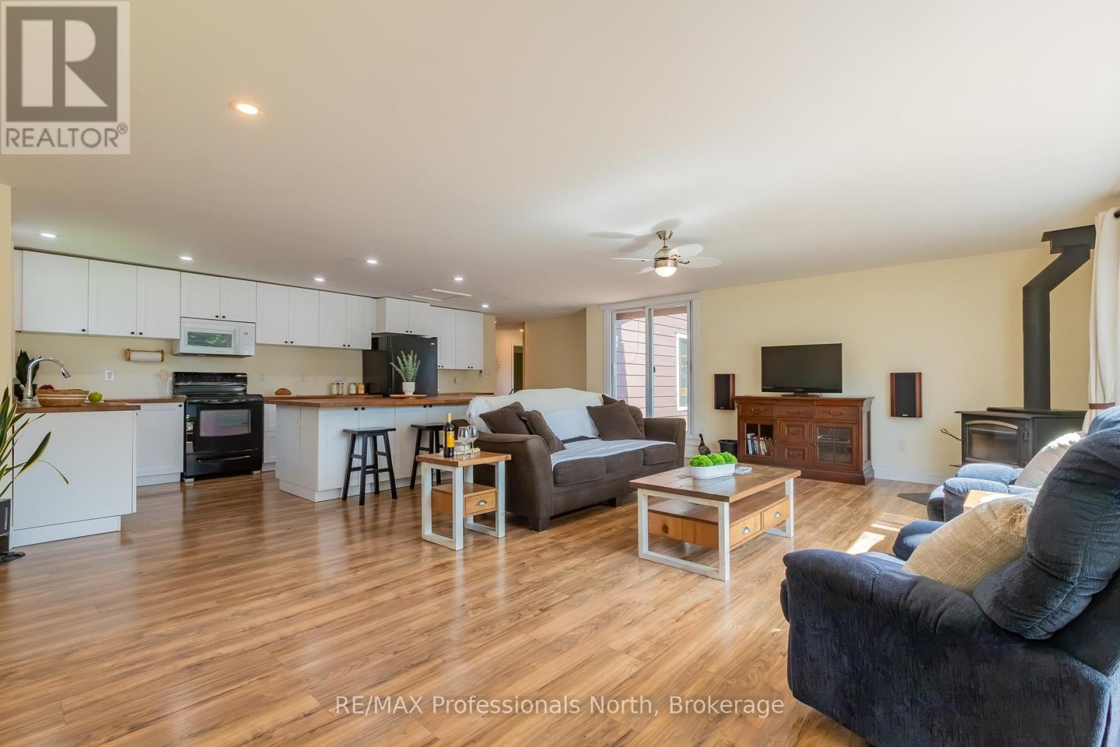 2831 60 HIGHWAY - Image 19