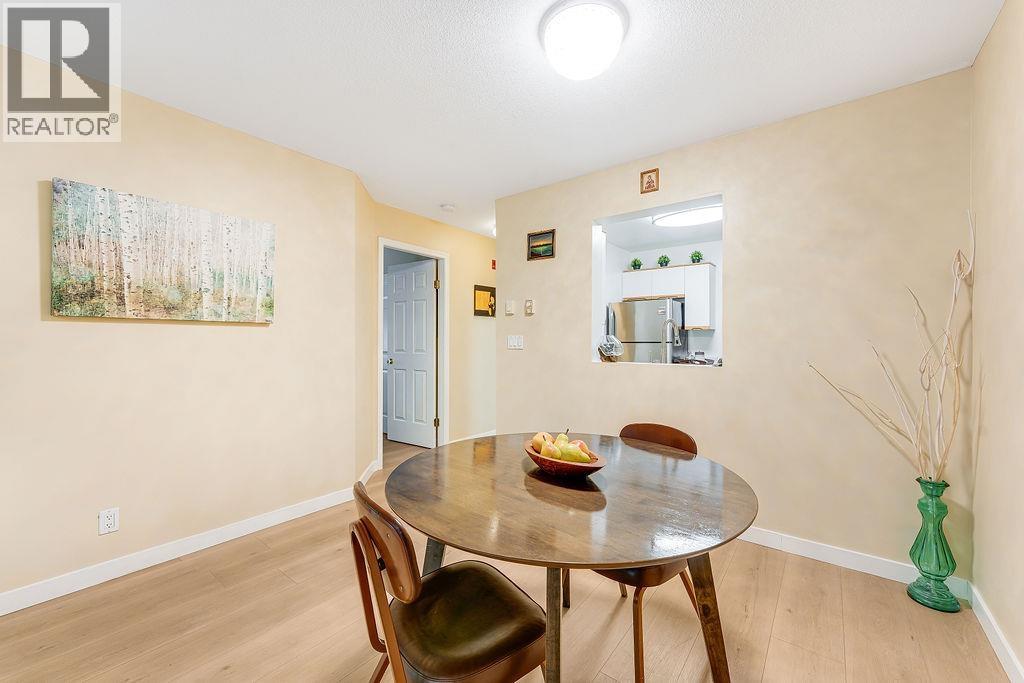 205 6860 RUMBLE STREET, Burnaby