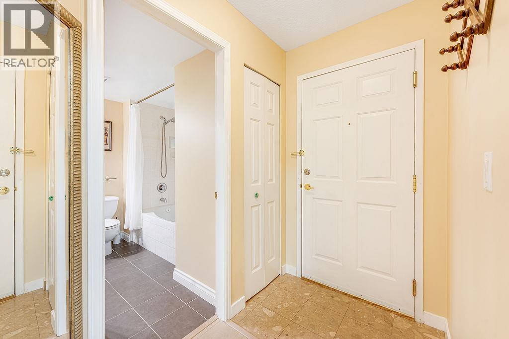 205 6860 RUMBLE STREET, Burnaby