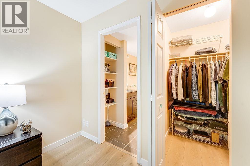 205 6860 RUMBLE STREET, Burnaby