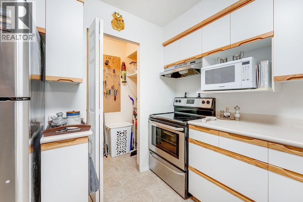 205 6860 RUMBLE STREET, Burnaby