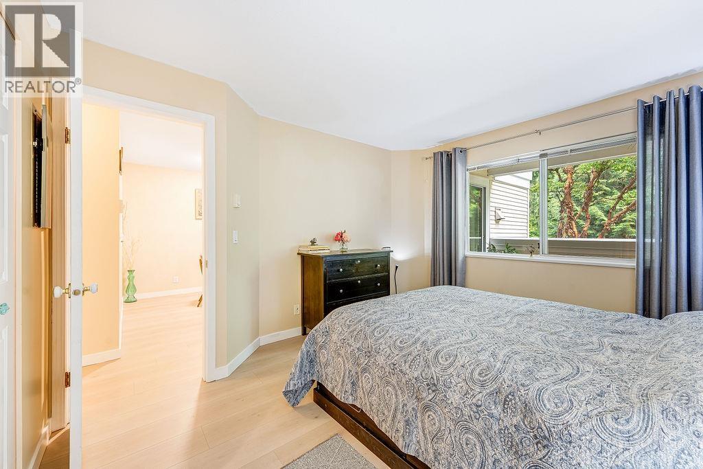 205 6860 RUMBLE STREET, Burnaby