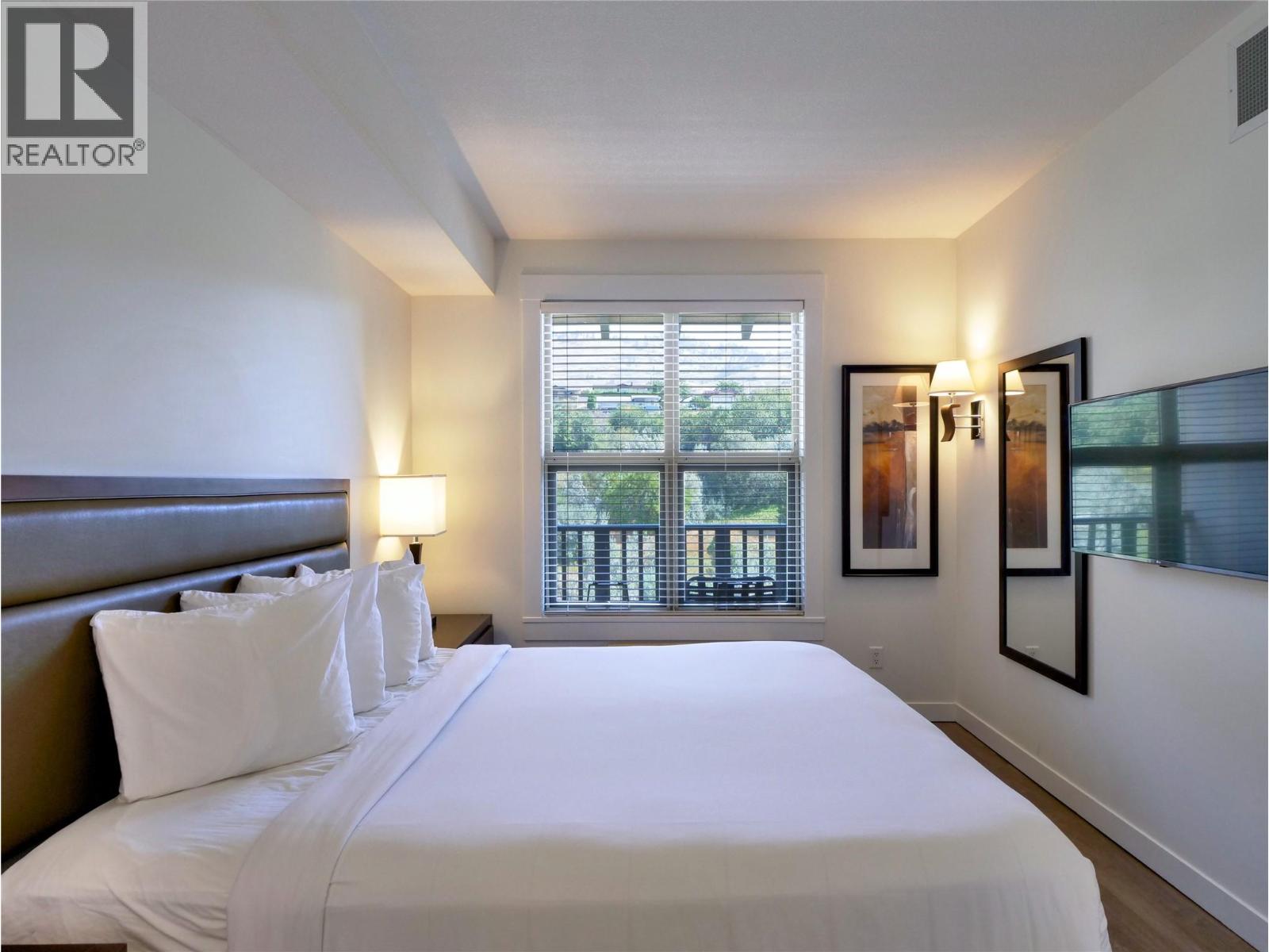 #334 4200 LAKESHORE Drive - 21