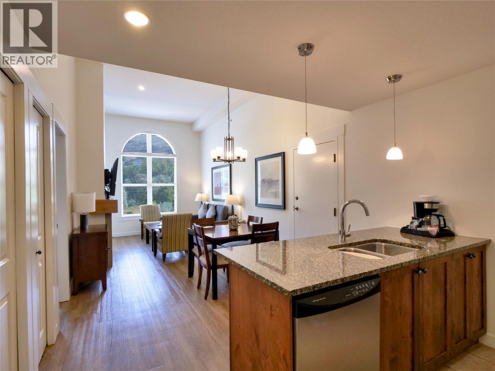 #334 4200 LAKESHORE Drive - Image 6