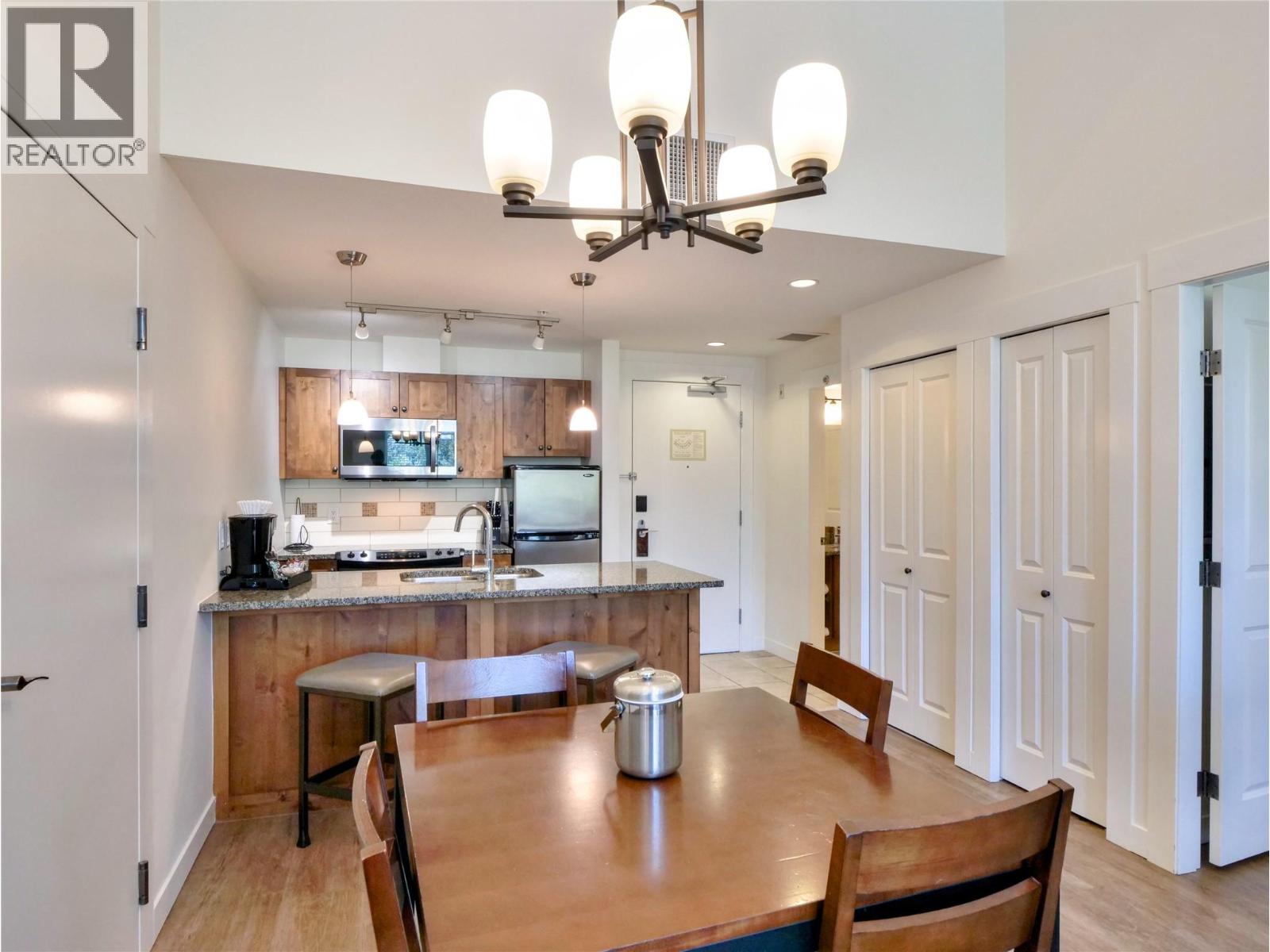 #334 4200 LAKESHORE Drive - 9