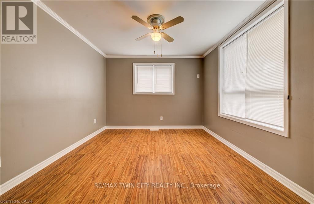 698 KING STREET W - 5