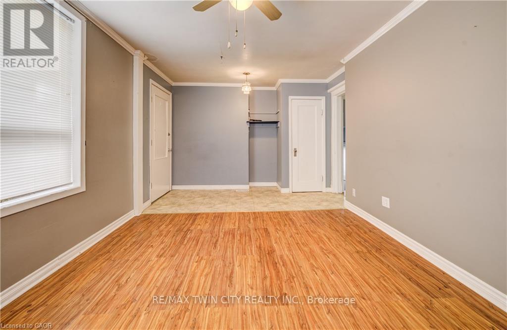 698 KING STREET W - 6