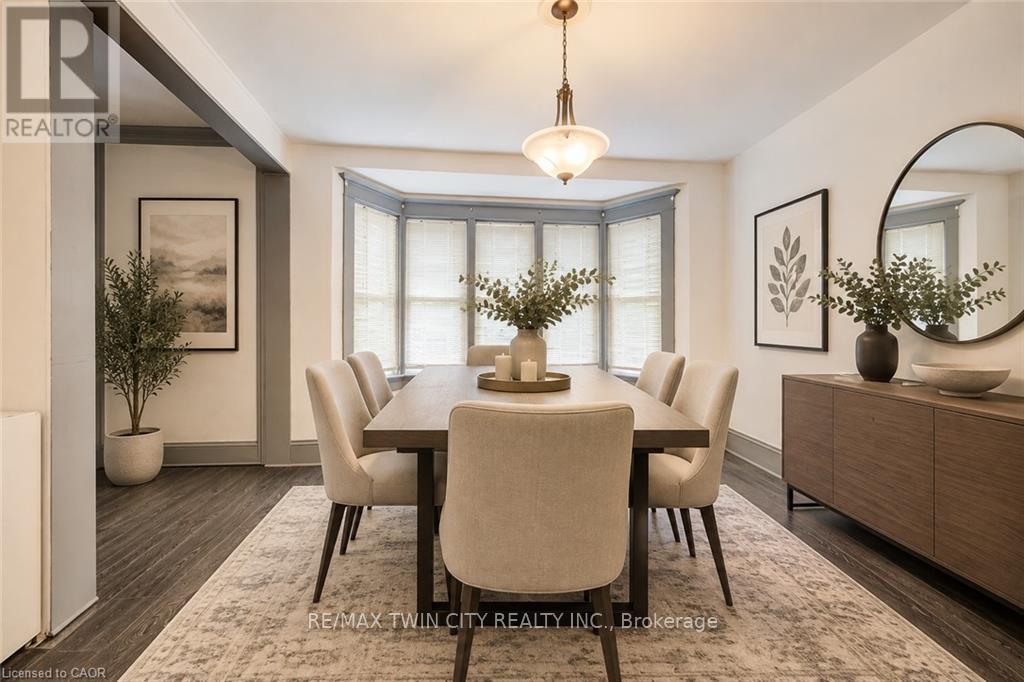 698 KING STREET W - Image 9