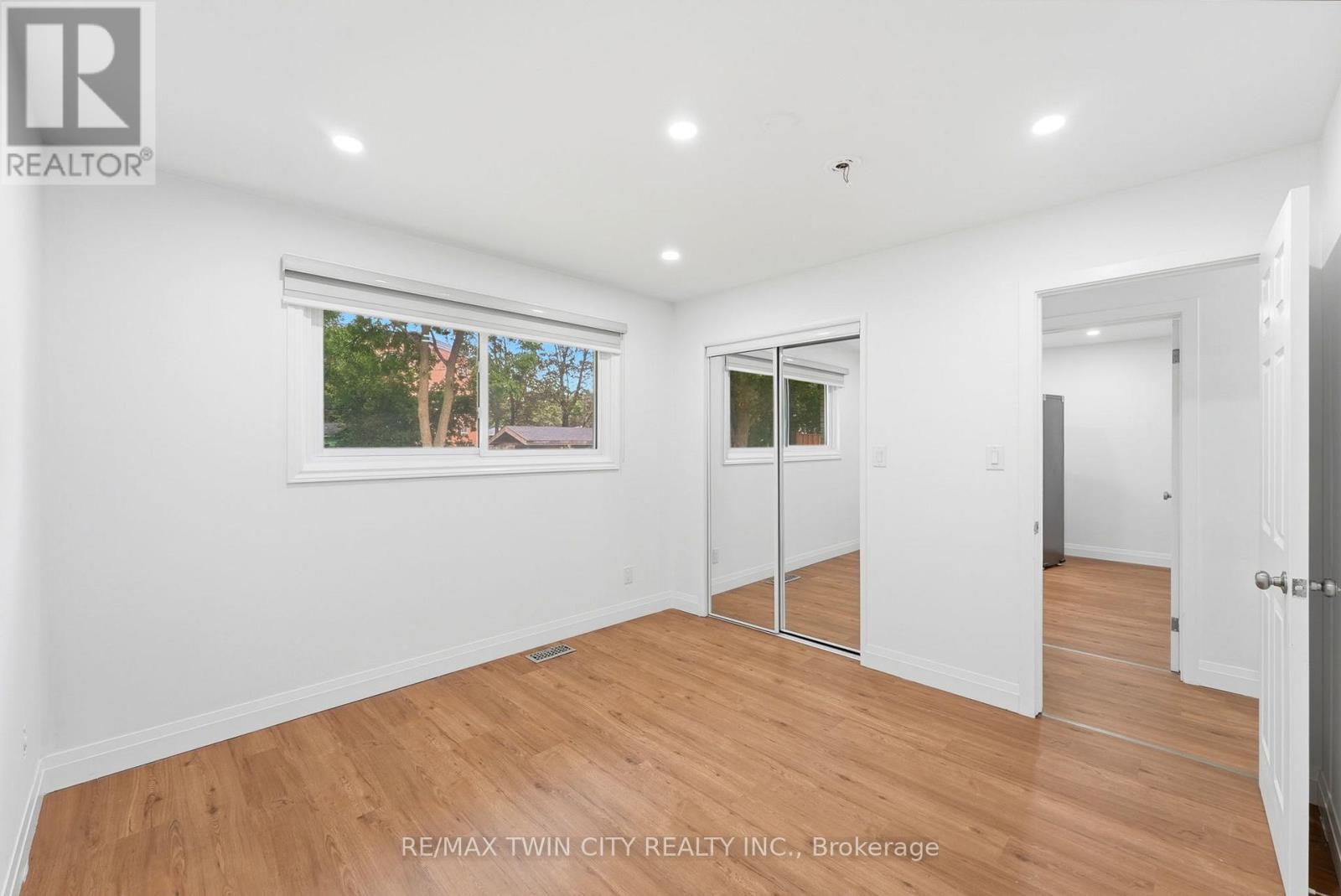 58 TUPPER CRESCENT - Image 17