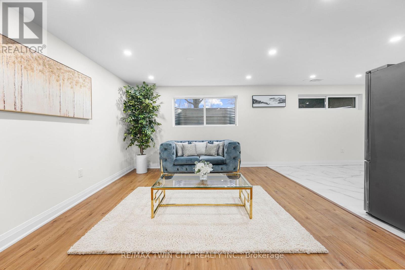 58 TUPPER CRESCENT - Image 24