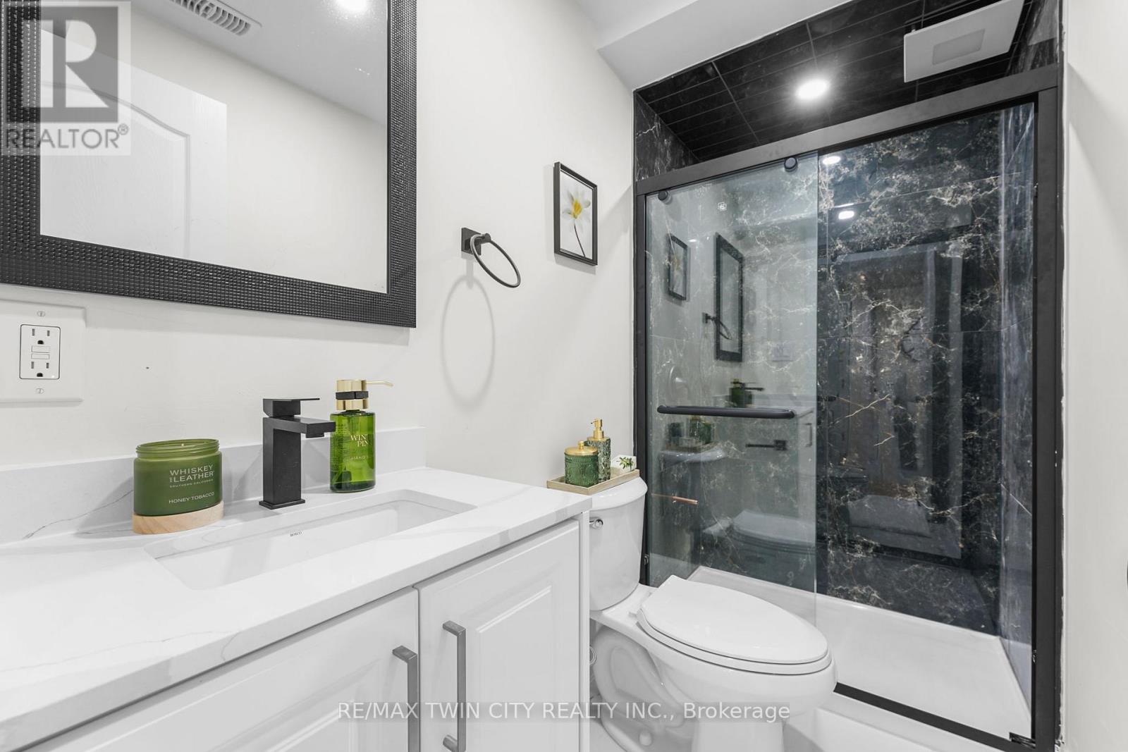 58 TUPPER CRESCENT - Image 39