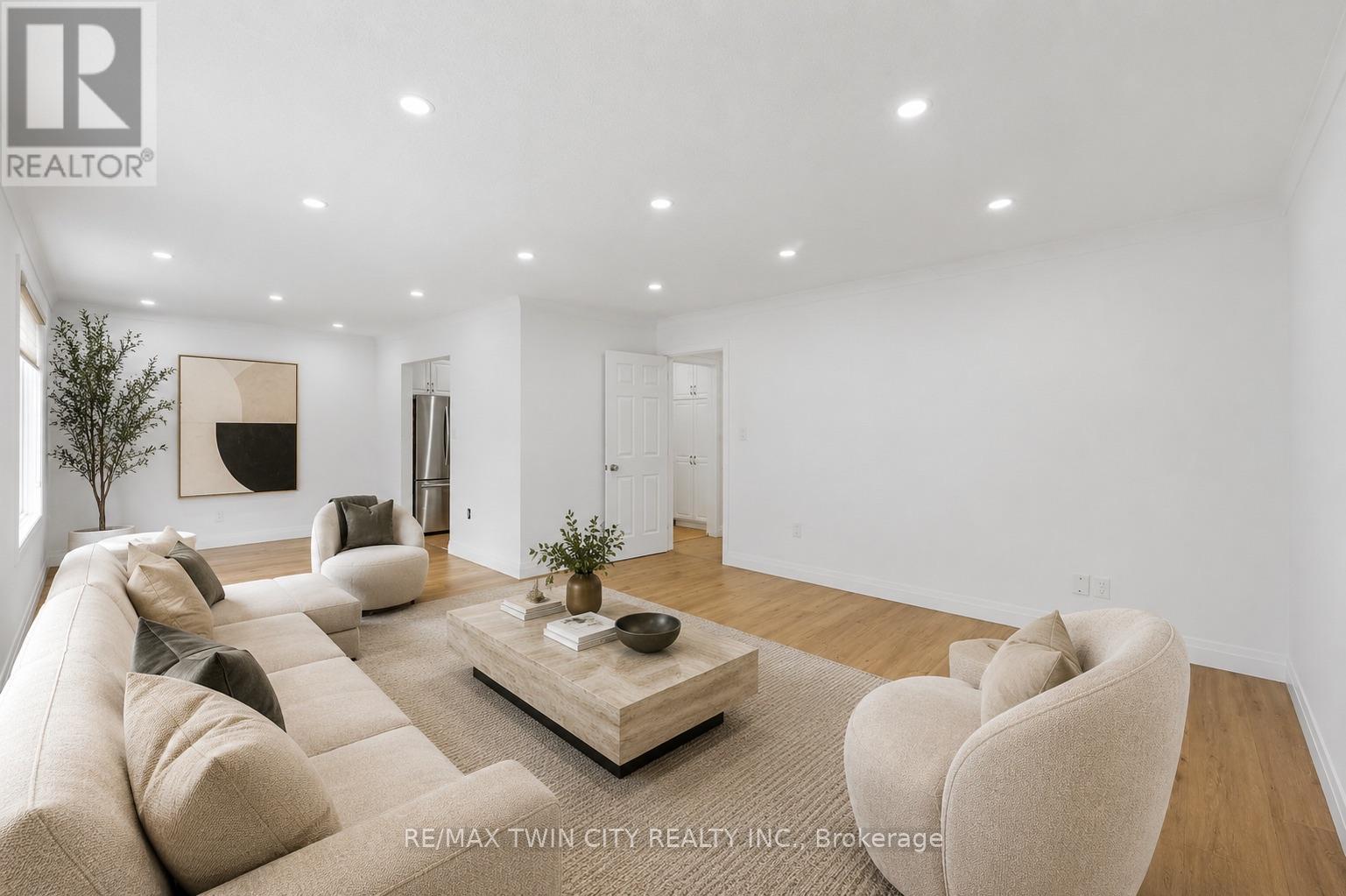 58 TUPPER CRESCENT - Image 5