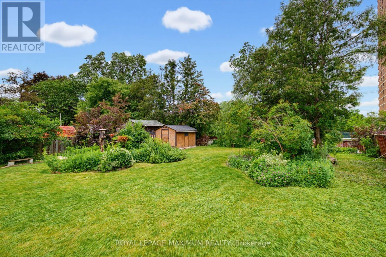 41 STRATHAVON DRIVE - Image 32