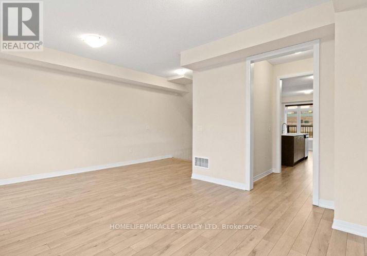#109 585 COLBORNE STREET E - 5