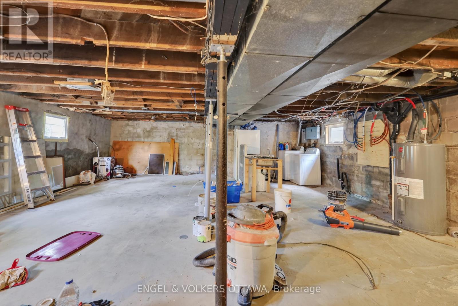 267 GRANVILLE STREET - 33