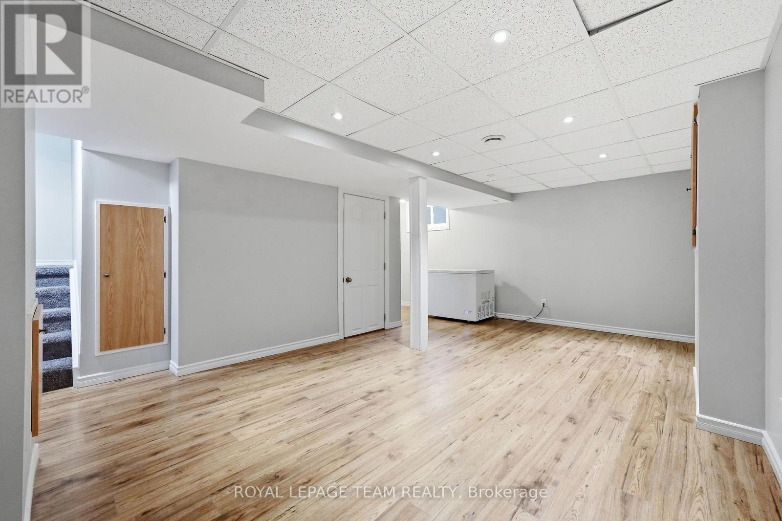 304 VALADE CRESCENT - Image 32