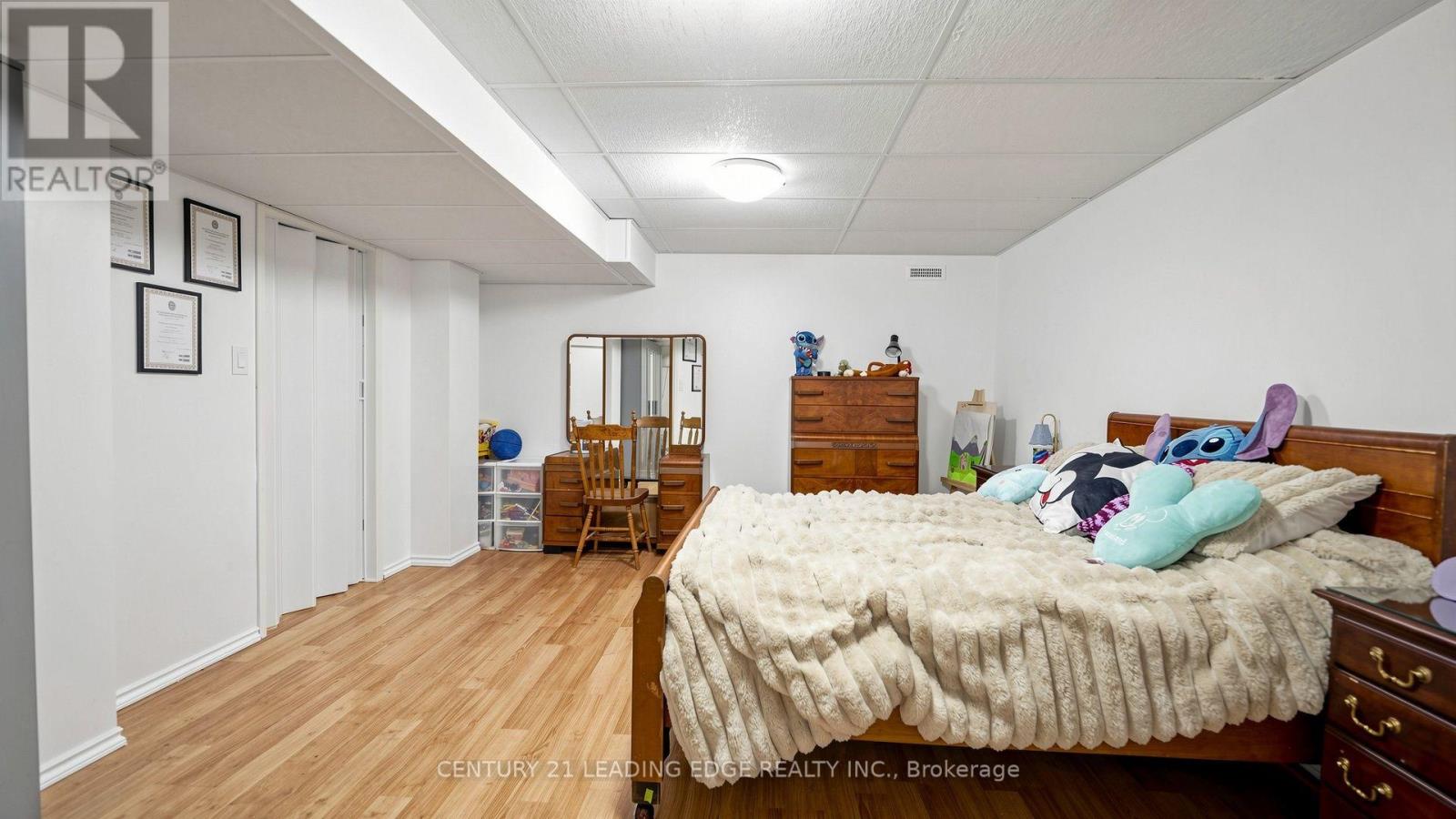 14 WINLAW PLACE - 33