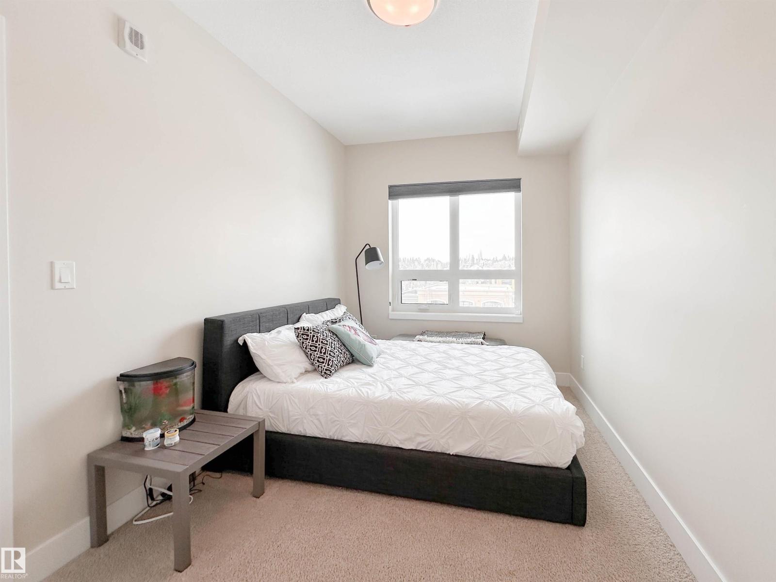 #718 200 BELLEROSE DR - 29