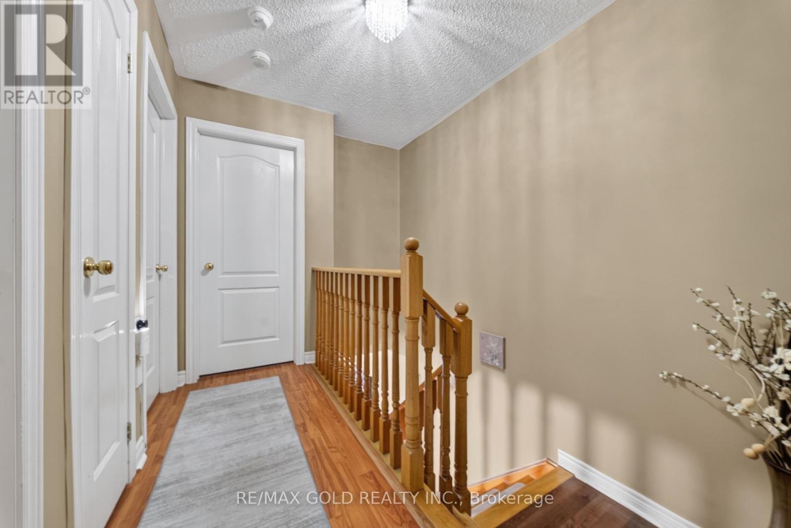142 PRESSED BRICK DRIVE - 16