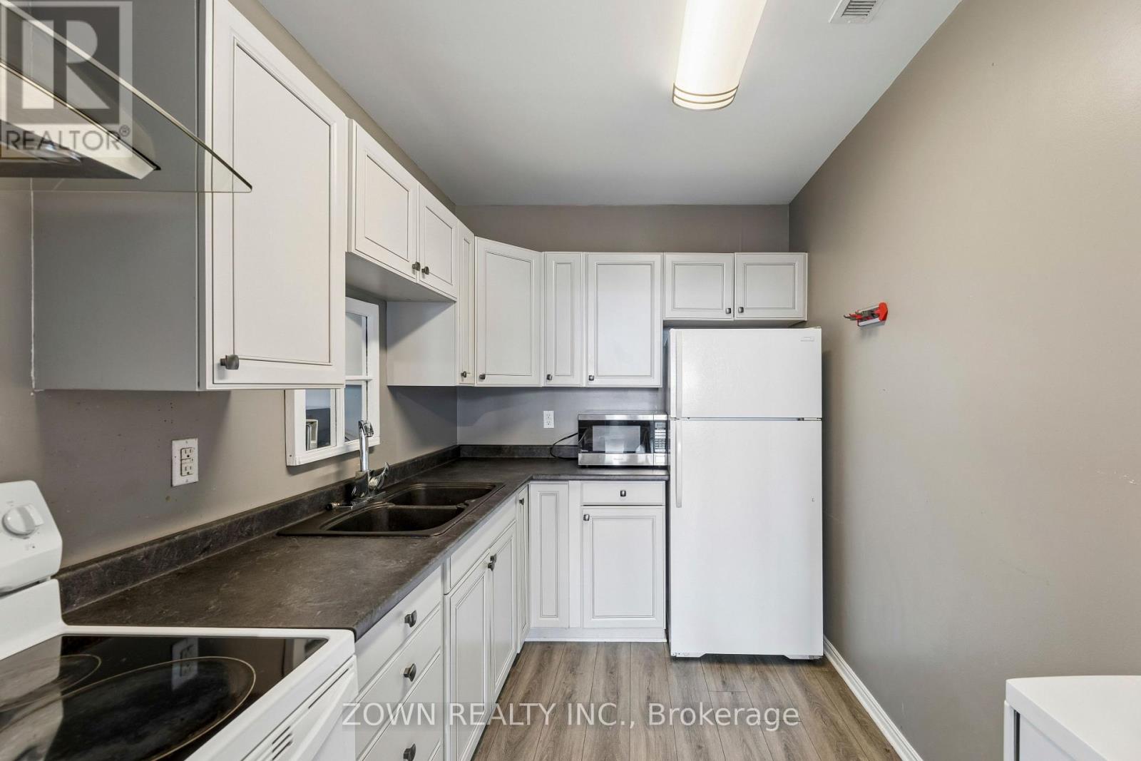 #2205 389 DUNDAS STREET - Image 11
