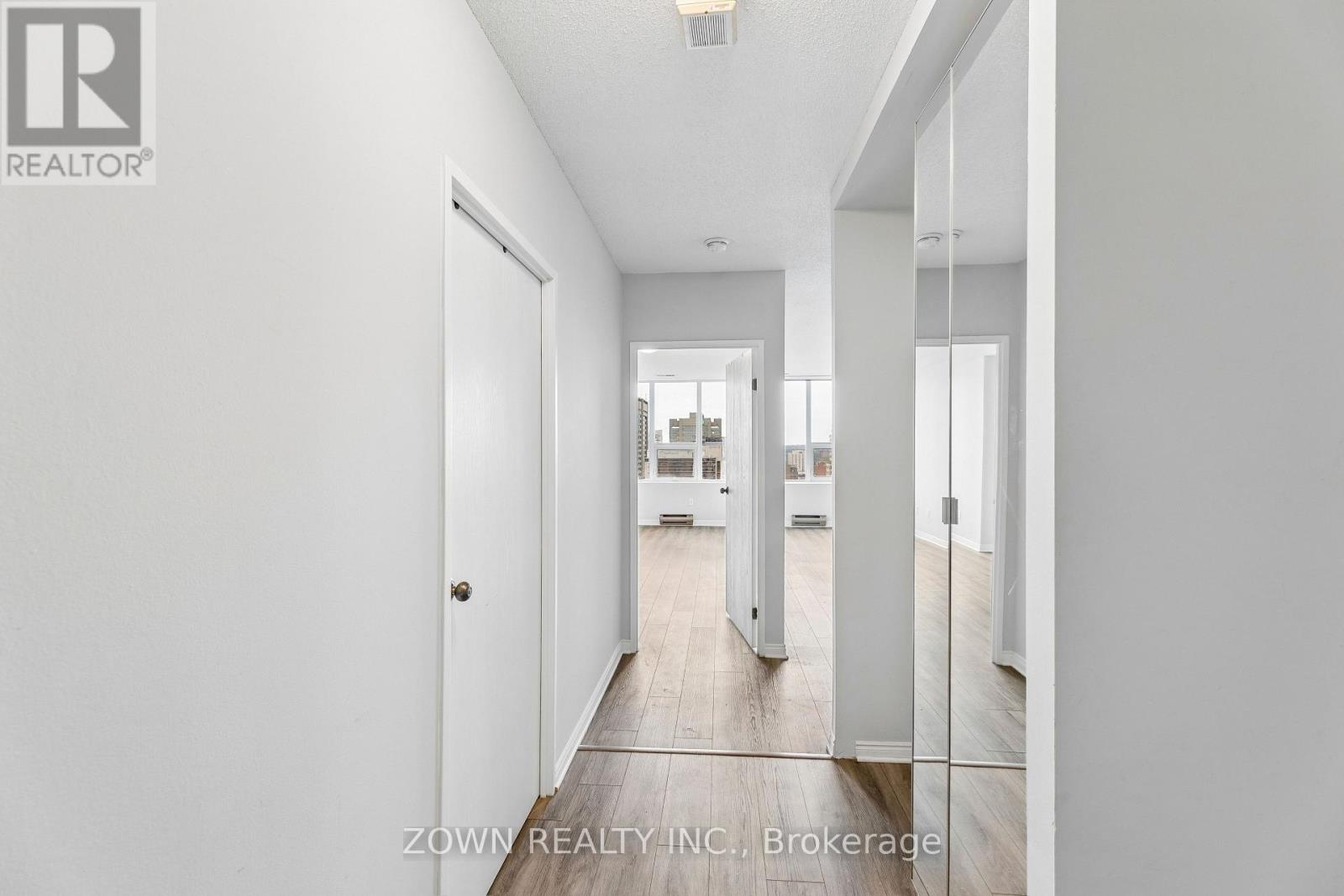 #2205 389 DUNDAS STREET - Image 4