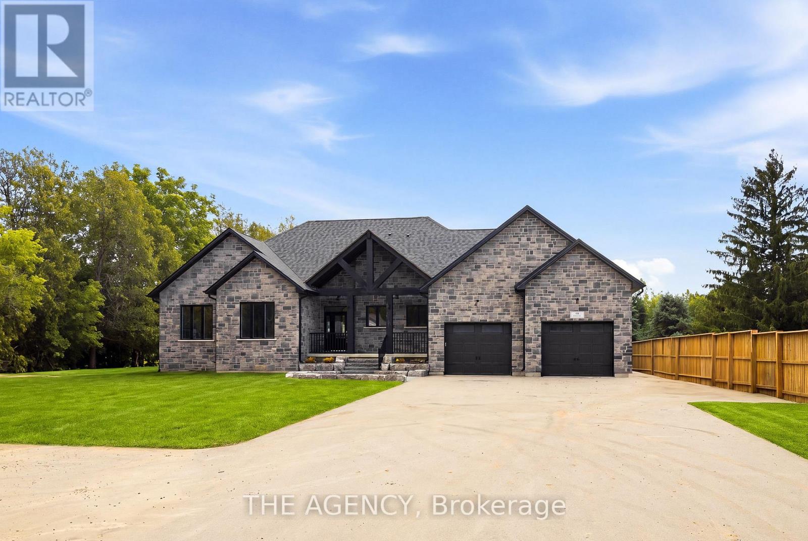 75 ROBINSON ROAD — photo 3