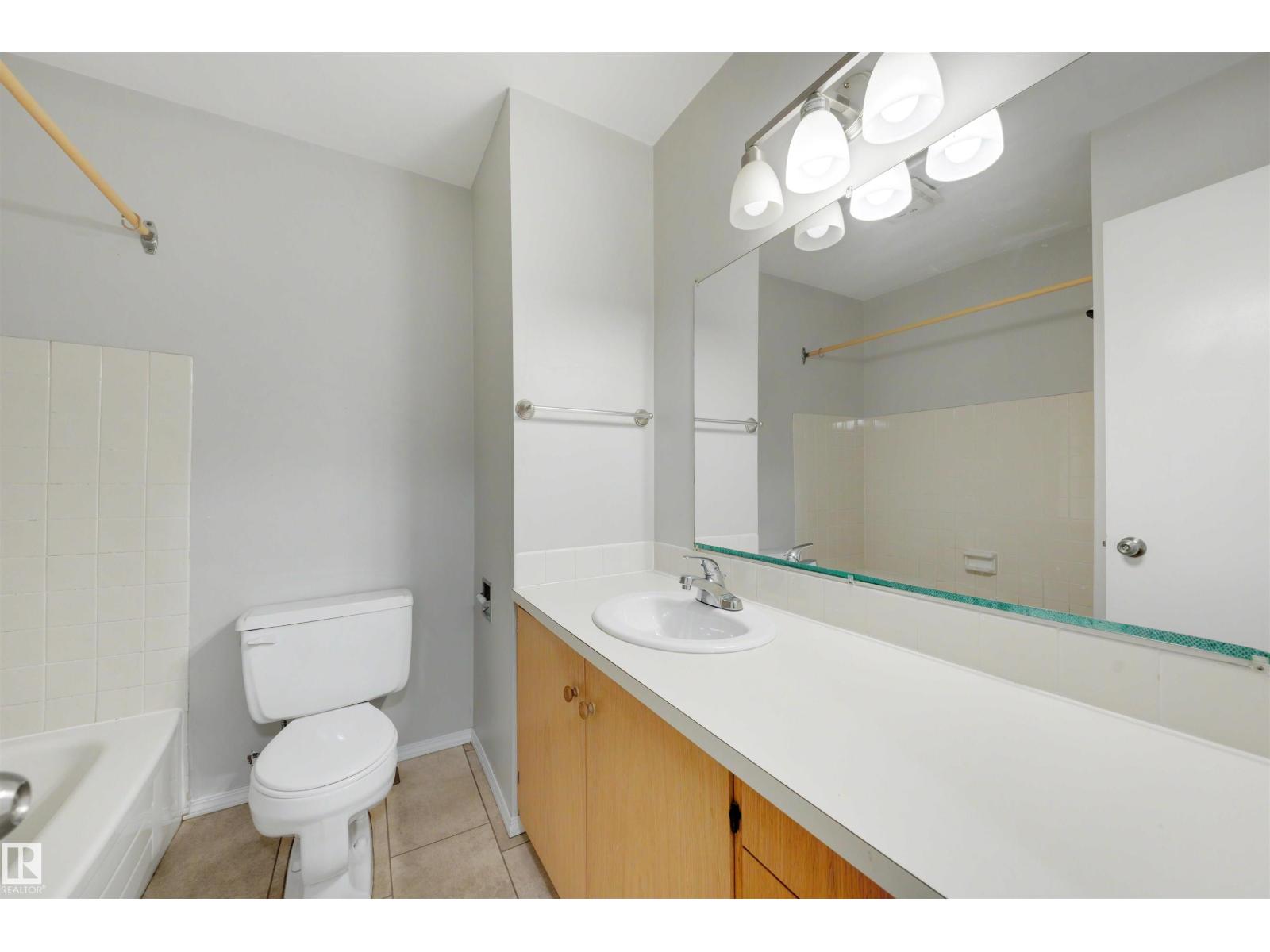 12080 25 AV NW - 19
