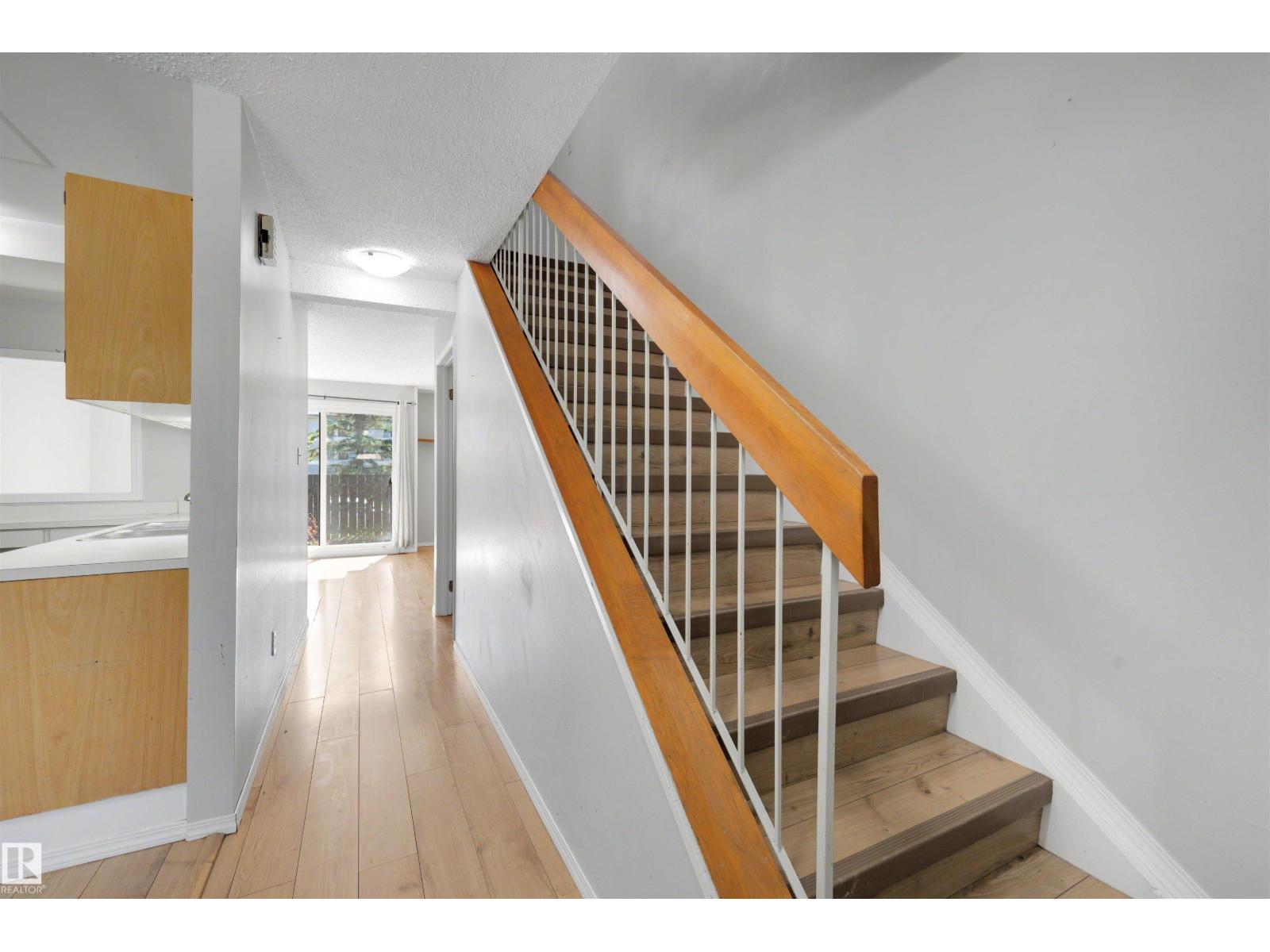 12080 25 Av NW photo 3 — MLS® E4505496