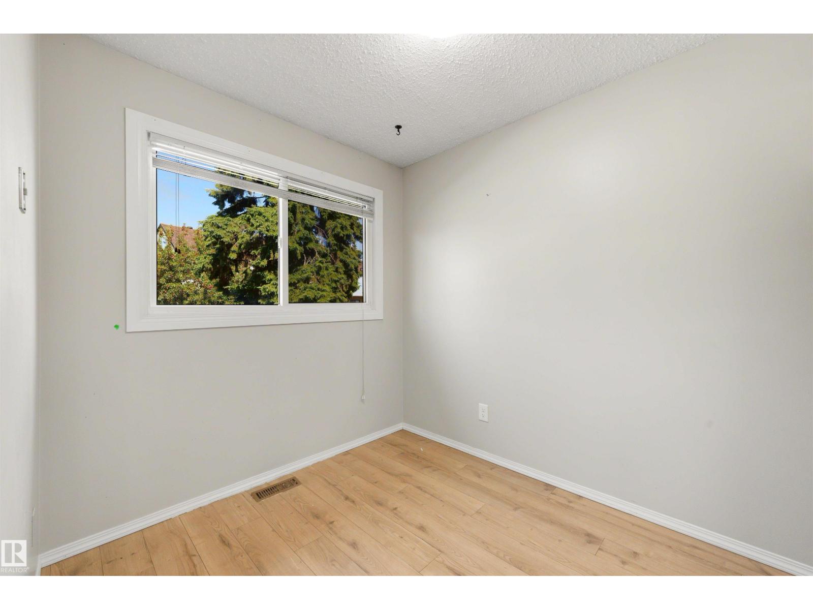12080 25 Av NW photo 4 — MLS® E4505496