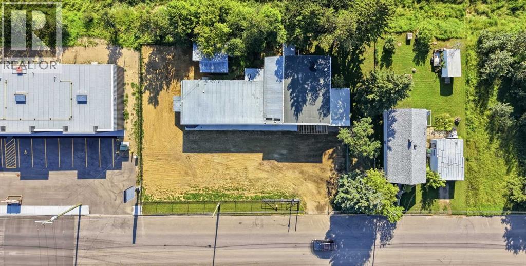 Listing photo – 5401 50 Street, Ponoka