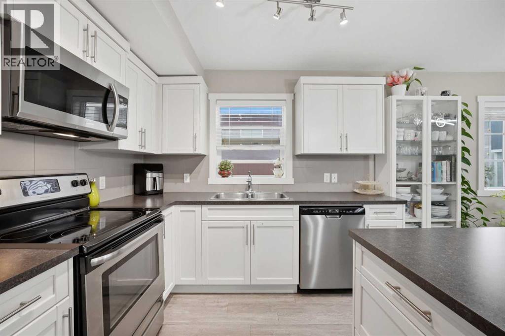 427 Redstone View NE - 20
