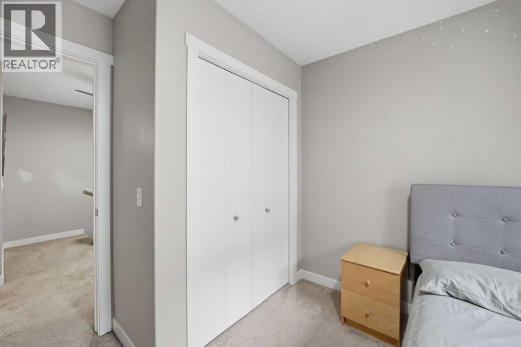 427 Redstone View NE - 33