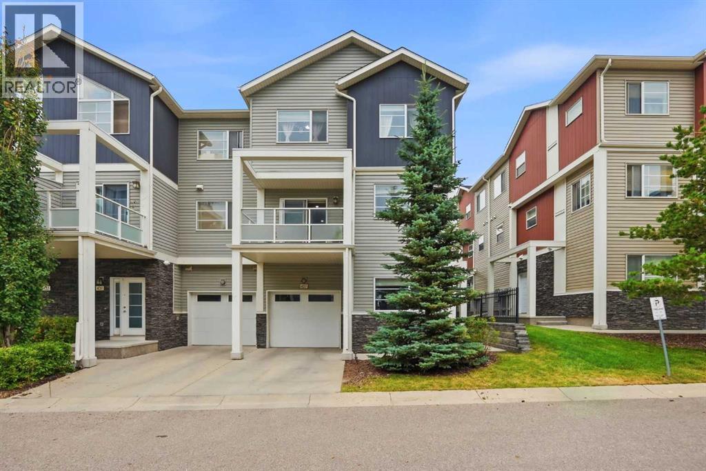 427 Redstone View NE - 3
