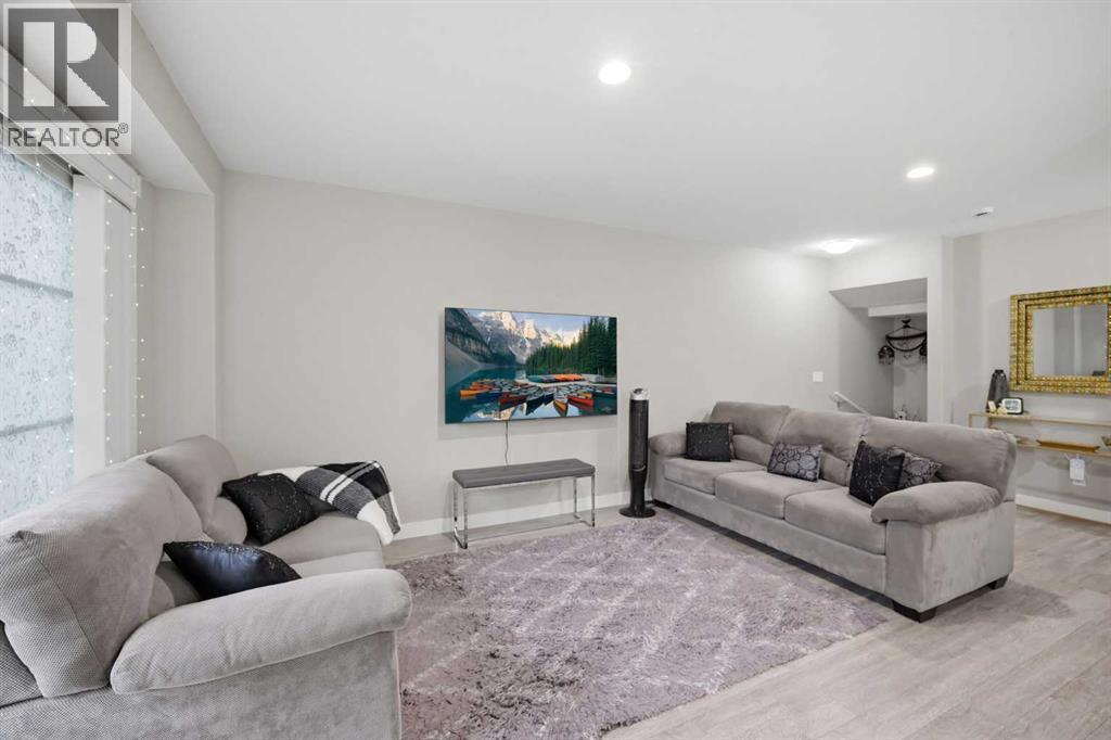 427 Redstone View NE - 17