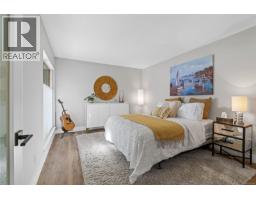 860 Lakes Blvd, French Creek, BC V9P2P8 Photo 21