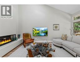 860 Lakes Blvd, French Creek, BC V9P2P8 Photo 33