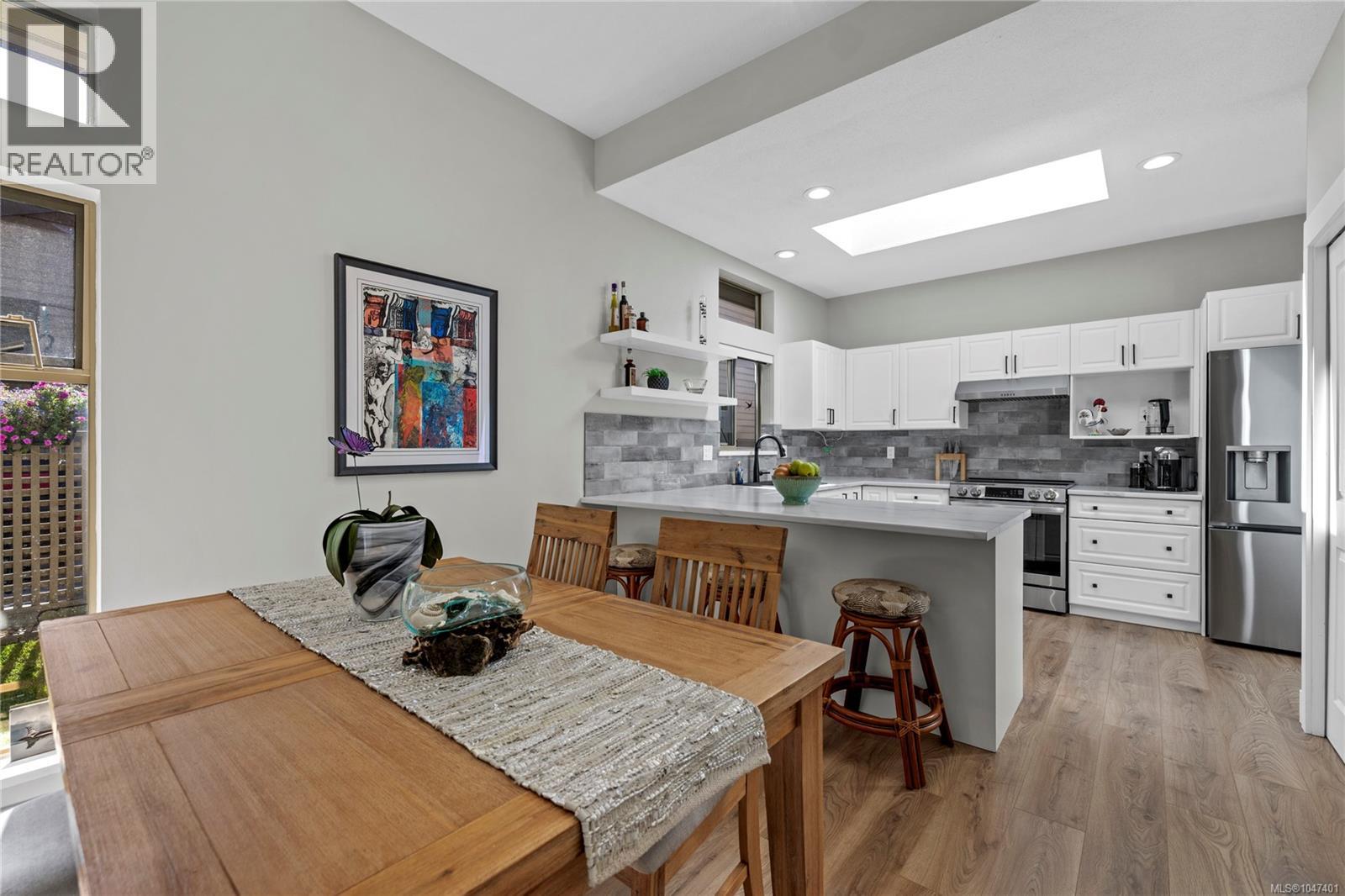 860 Lakes Blvd - Image 35